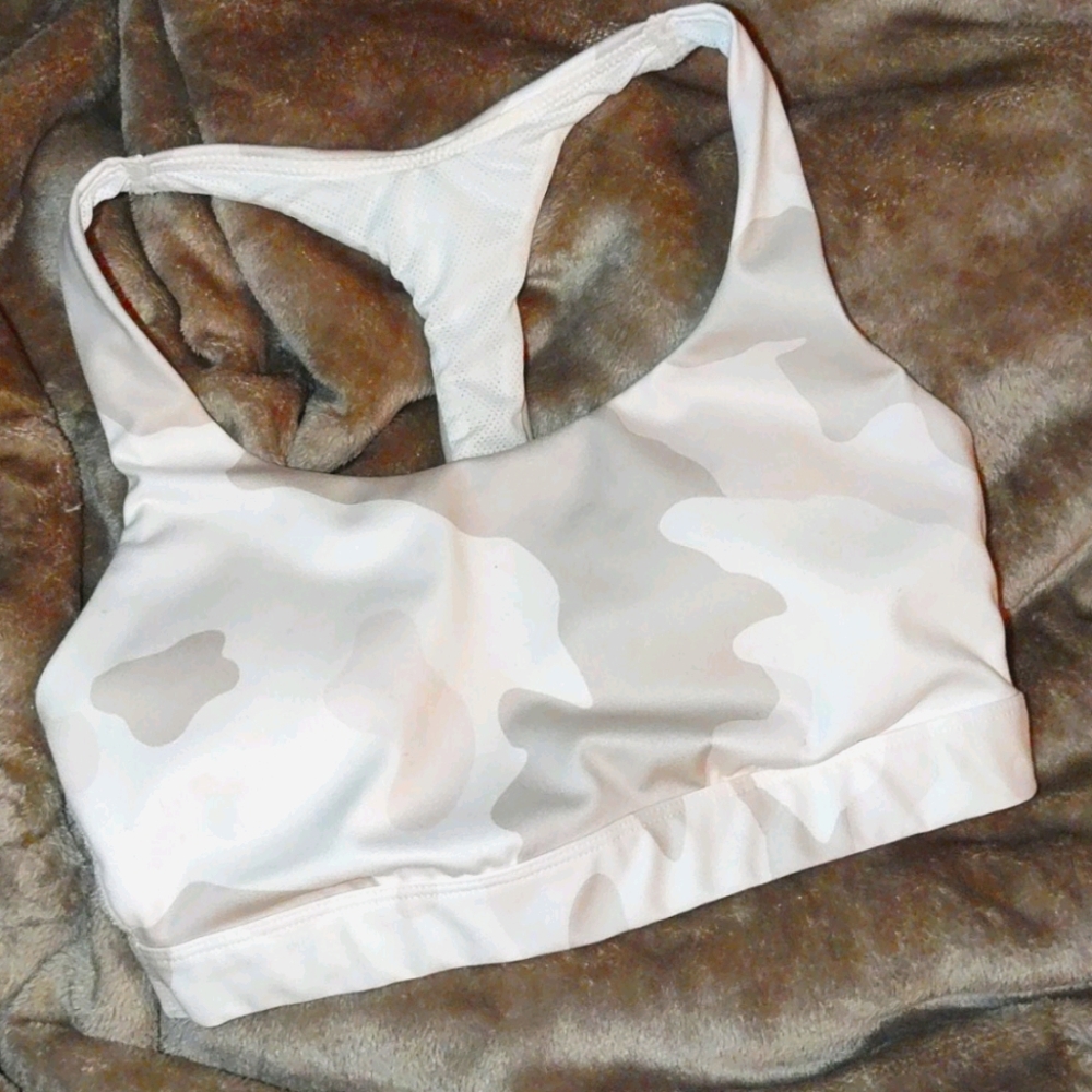 🎈5/$30!🎈 all in motion}}} 🟤 camo sports bra